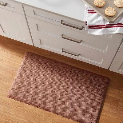 20" X 36" Herringbone Rust Comfort Mat - Thresholdâ˘